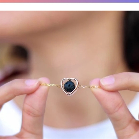 Vitality Devotion Diffuser Necklace - Picture 3 of 9